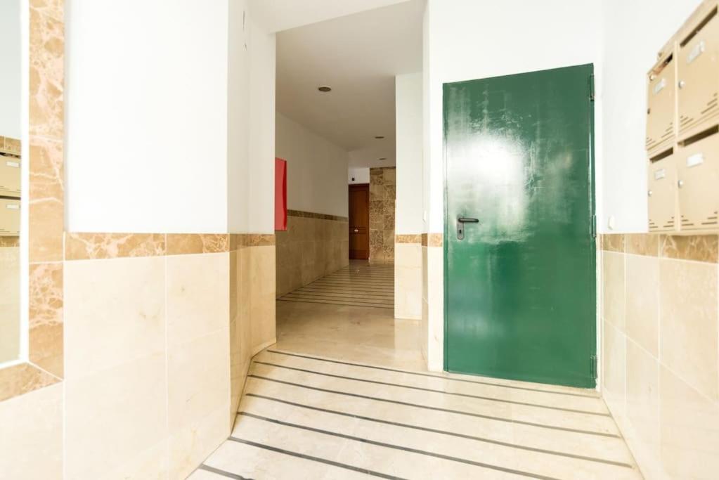 Ferienwohnung Apartamento Con Parking Gratis En El Centro De Málaga Exterior foto